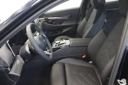 Photo 43 BMW Serie 5 Touring 540d xDrive 303 ch BVA8