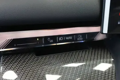 Photo 40 BMW Serie 5 Touring 540d xDrive 303 ch BVA8