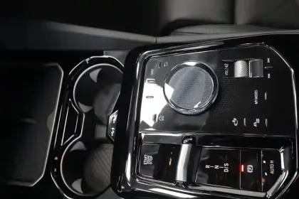 Photo 46 BMW Serie 5 Touring 540d xDrive 303 ch BVA8