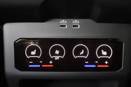 Photo 45 BMW Serie 5 Touring 540d xDrive 303 ch BVA8