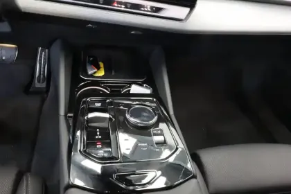 Photo 14 BMW Serie 5 Touring 540d xDrive 303 ch BVA8