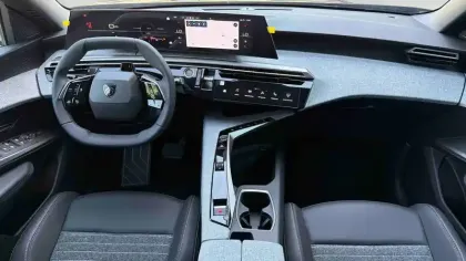 Photo 17 Peugeot 5008  Hybrid 145 ch e-DCS6