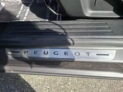 Photo 39 Peugeot 2008  PureTech 100 S&S BVM6