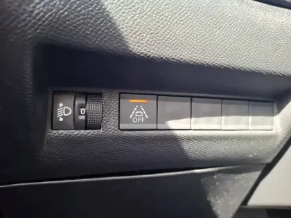 Photo 33 Peugeot 2008  PureTech 100 S&S BVM6