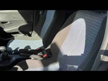 Photo 23 Peugeot 208  PureTech 75 S&S BVM5