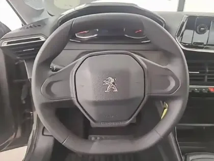 Photo 32 Peugeot 208  PureTech 75 S&S BVM5