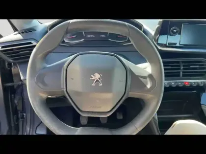 Photo 14 Peugeot 208  PureTech 75 S&S BVM5
