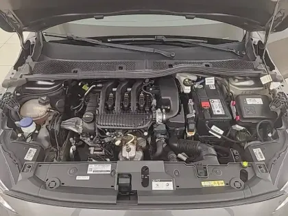 Photo 50 Peugeot 208  PureTech 75 S&S BVM5