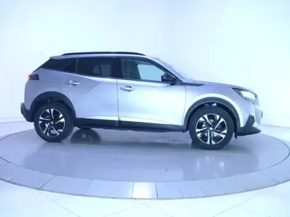 Photo 24 Peugeot 2008  BlueHDi 110 S&S BVM6