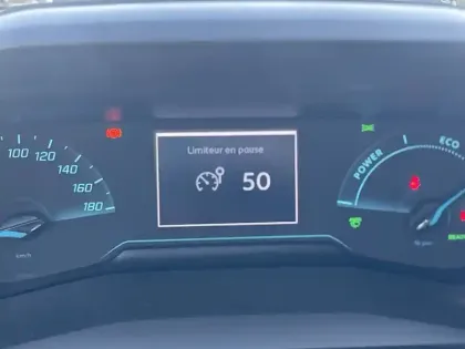 Photo 19 Peugeot 208  Electrique 50 kWh 136ch