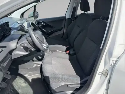 Photo 10 Peugeot 208  PureTech 82ch S&S BVM5