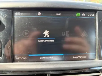 Photo 20 Peugeot 208  PureTech 82ch S&S BVM5