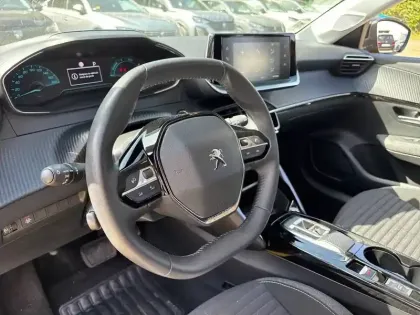 Photo 8 Peugeot 208  Electrique 50 kWh 136ch