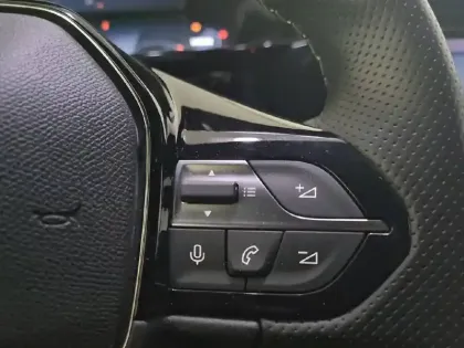 Photo 30 Peugeot 408  PHEV 225 e-EAT8