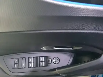 Photo 32 Peugeot 408  PHEV 225 e-EAT8