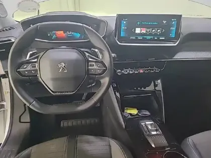Photo 10 Peugeot 2008  PureTech 130 S&S EAT8