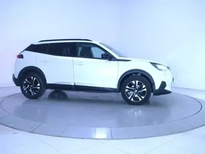 Photo 6 Peugeot 2008  PureTech 130 S&S EAT8