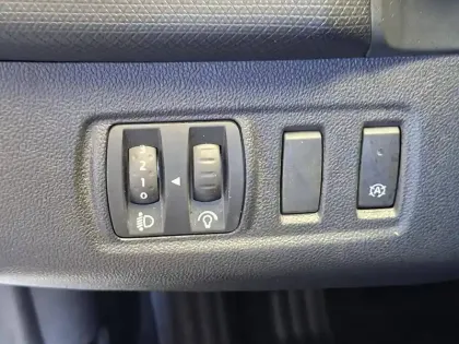 Photo 53 Renault Clio  SOCIETE REVERSIBLE DCI 75 ENERGY E6C