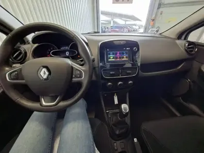 Photo 10 Renault Clio  SOCIETE REVERSIBLE DCI 75 ENERGY E6C