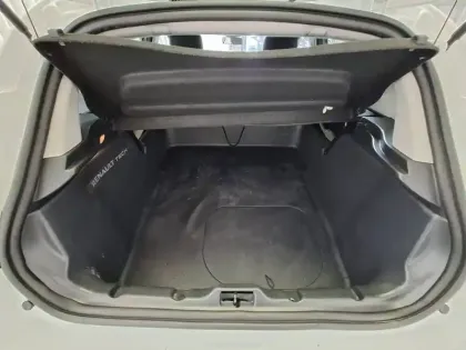 Photo 21 Renault Clio  SOCIETE REVERSIBLE DCI 75 ENERGY E6C