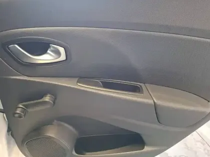 Photo 24 Renault Clio  SOCIETE REVERSIBLE DCI 75 ENERGY E6C