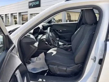 Photo 18 Peugeot 2008  PureTech 100 S&S BVM6