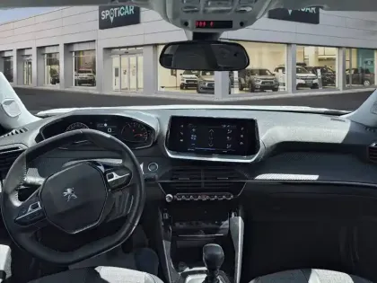 Photo 17 Peugeot 2008  PureTech 100 S&S BVM6