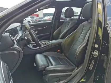 Photo 10 Mercedes Classe E 220 d AMG Line 194 ch 9G-troni