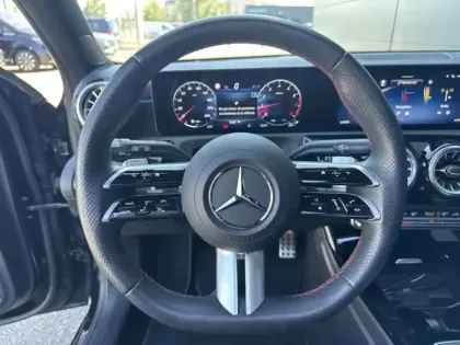 Photo 18 Mercedes Classe A 200 AMG Line