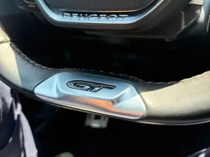 Photo 16 Peugeot 3008 Hybrid4 300 GT Pack