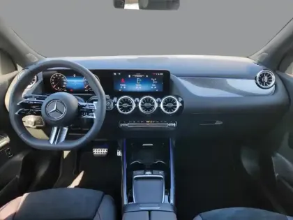Photo 10 Mercedes GLA 200 AMG Line