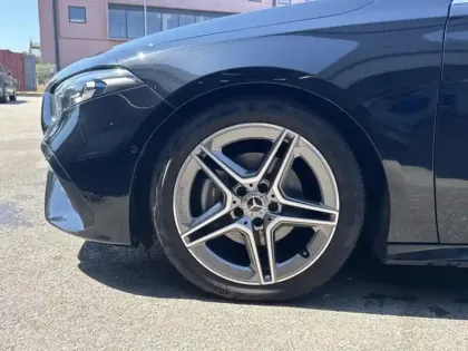 Photo 8 Mercedes Classe A 200 d AMG Line
