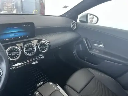 Photo 13 Mercedes Classe A  250 e 160+102ch Style Line 8G-DCT