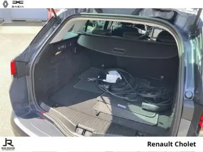 Photo 6 Renault Megane  Estate 1.6 E-Tech Plug-in 160ch Techno -23