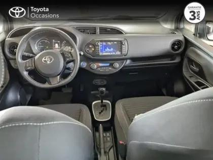 Photo 11 Toyota Yaris  100h Dynamic 5p Confort Plus