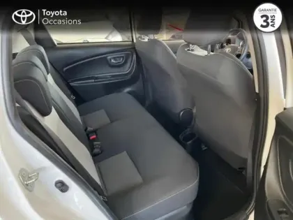 Photo 10 Toyota Yaris  100h Dynamic 5p Confort Plus
