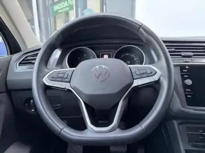 Photo 9 Volkswagen Tiguan  2.0 TDI 150ch Life Plus DSG7