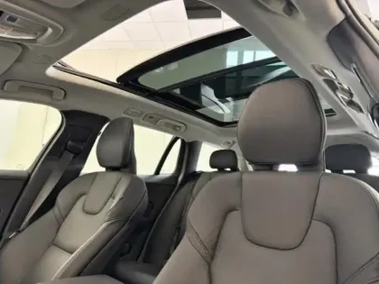 Photo 9 Volvo V60  B4 197ch Plus Style Dark DCT 7