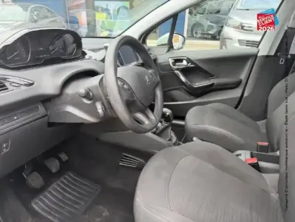 Photo 14 Peugeot 208  Affaire 1.5 BlueHDi 100 Premium Pack