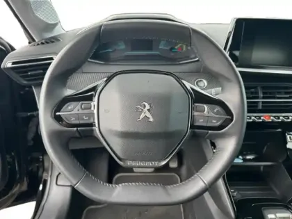 Photo 11 Peugeot 208  e- 136ch Style