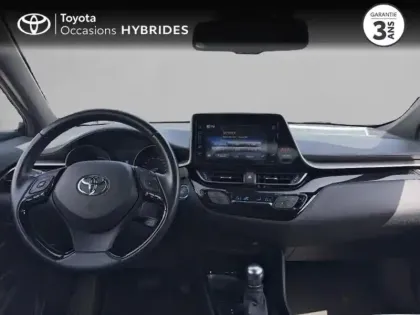 Photo 7 Toyota C-HR  122h Graphic 2WD E-CVT RC18