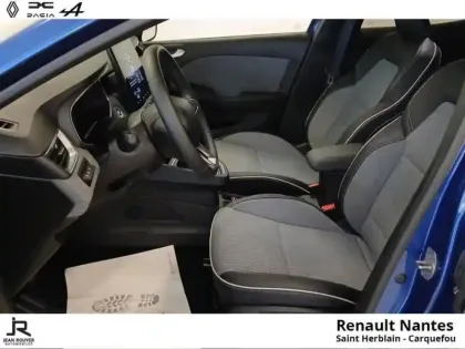 Photo 10 Renault Clio  1.6 E-Tech 145ch full hybrid Techno