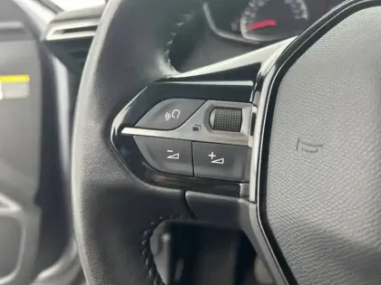 Photo 14 Peugeot 2008  PureTech 100 S&S BVM6