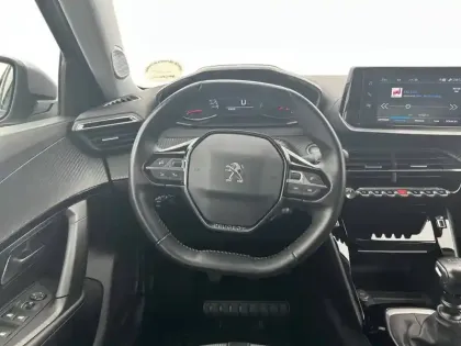 Photo 8 Peugeot 2008  PureTech 100 S&S BVM6