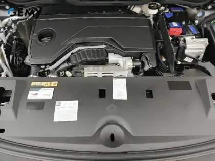 Photo 11 Peugeot 3008  Hybrid 145 e-DCS6