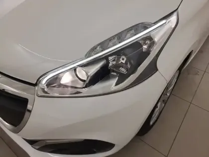 Photo 15 Peugeot 208  BlueHDi 100ch S&S BVM5