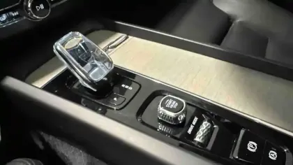 Photo 23 Volvo XC60  T6 Recharge AWD 253 ch + 87 ch Geartronic 8