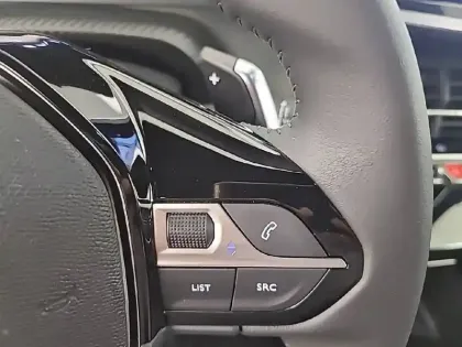 Photo 21 Peugeot 2008  Hybrid 145 e-DCS6