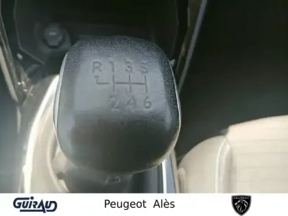 Photo 18 Peugeot 2008  PureTech 130 S&S BVM6