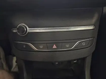 Photo 27 Peugeot 308  PureTech 110ch S&S BVM6